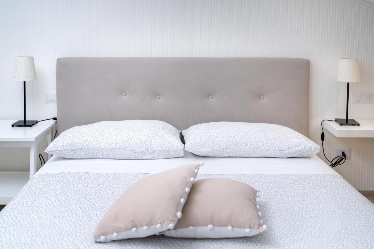 Otium Rooms / Camere E Appartamenti Morrovalle Exterior foto